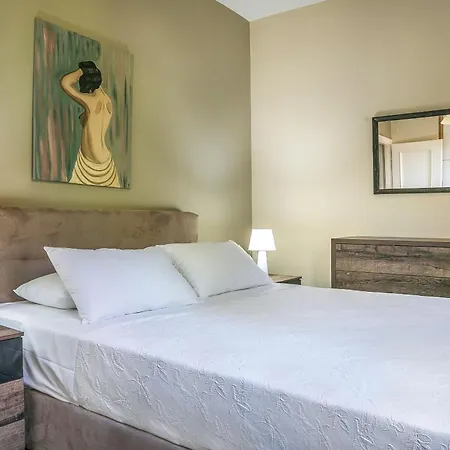 Xenia Willa Lakíthra